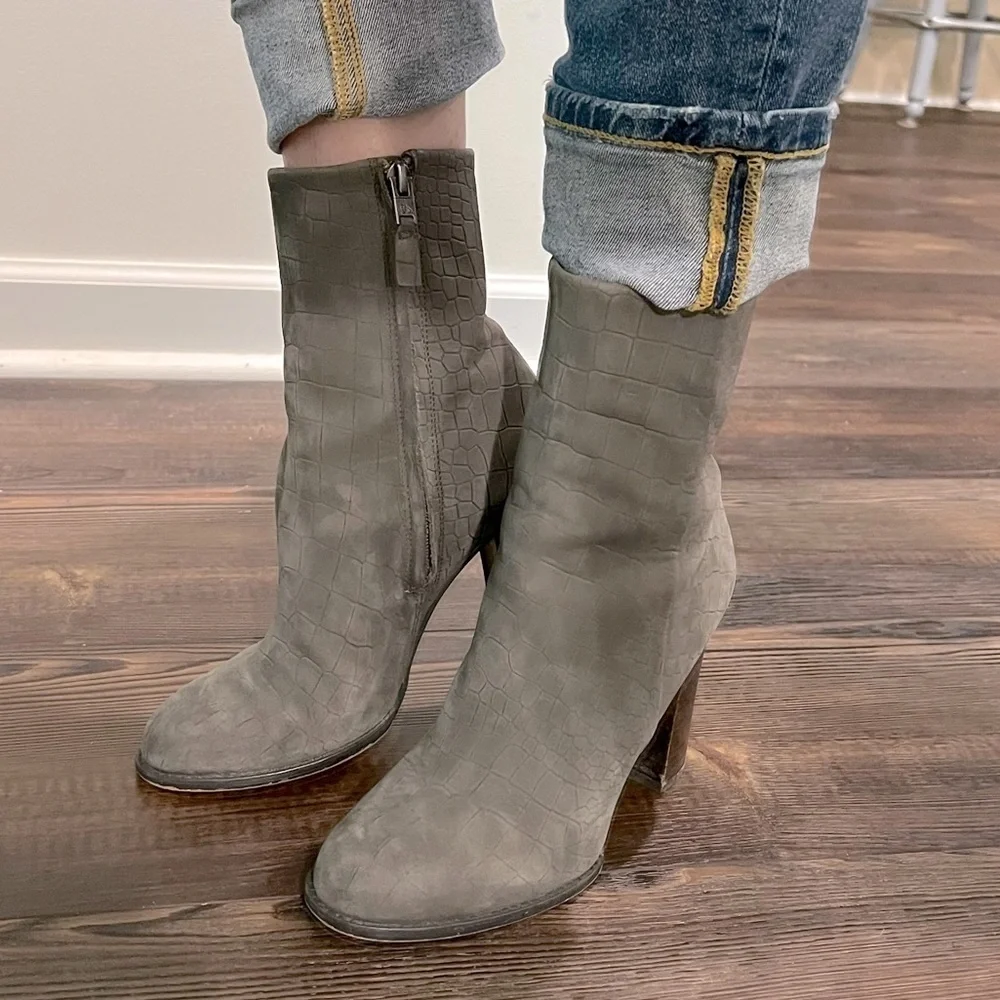 Sam Edelman gray genuine suede leather heeled ankle boots booties size 7 Croc